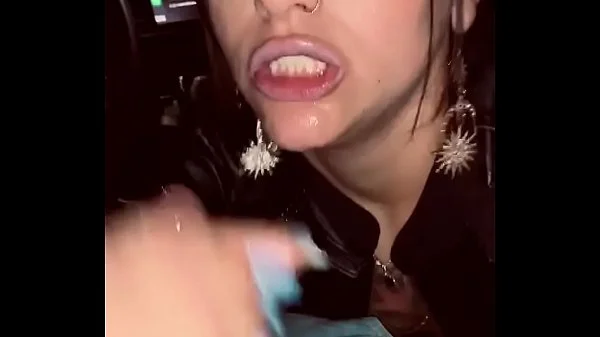 Uber driver gets a tip, a warm mouth to put his cock and load in