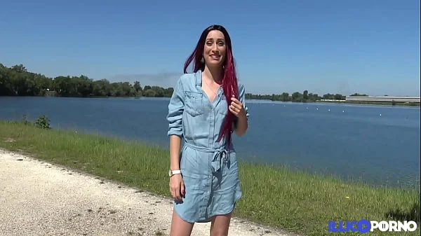 Carlie, belle coquine, veut de la sodomie avant tout