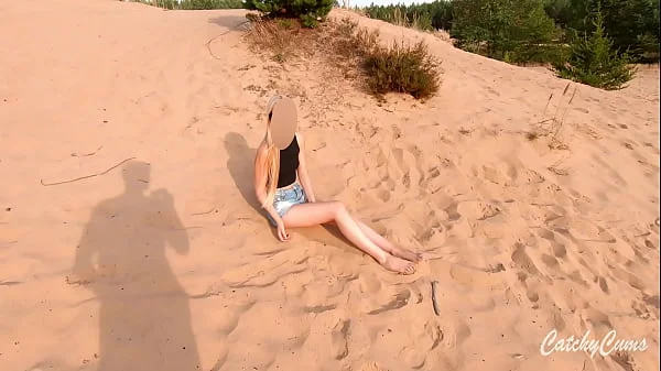 Hot lady in a beach PUBLIC SEX