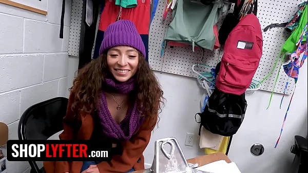 Shoplifting On Christmas Eve Goes Wrong - Shoplyfter