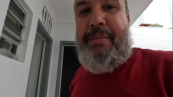 Cheguei na hora da gozada e fui até o banho da BBW