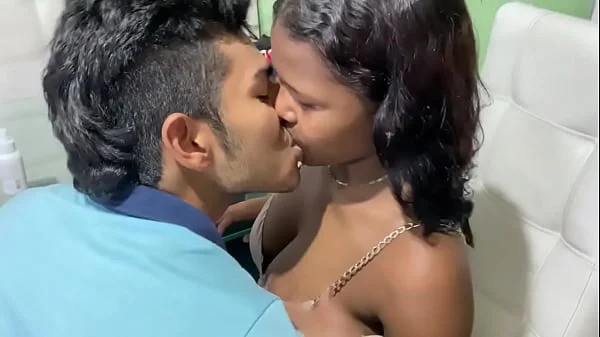 follo a mi HIJASTRA cuando su Mami la envia hacer aseo.