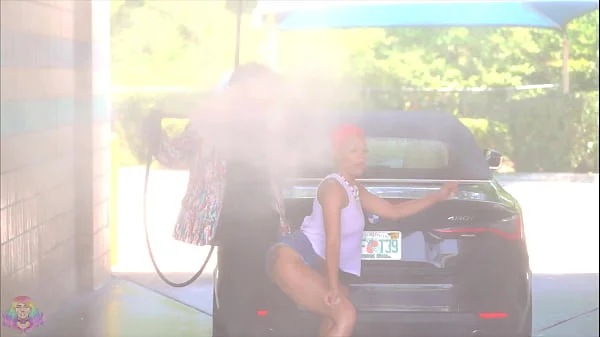 Jasamine Banks Gives Gibby The Clown The Car Wash Of His Life