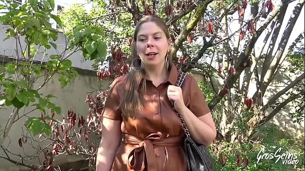 Alice, une nouvelle adepte du fist-fucking