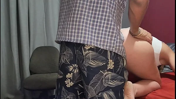 She fucked a dildo fucking mechine to turn me on and could not resist much longer