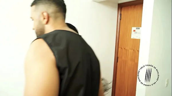 ELA VOLTOU!!! LA FÚRIA DA CORRETORA PARTE 2 - O encontro no carnaval!! Com a maravilhosa POCAHONTAS CARIOCA em mais uma cena orgasmática e exclusiva para o CANAL DO TIGRÃO!!