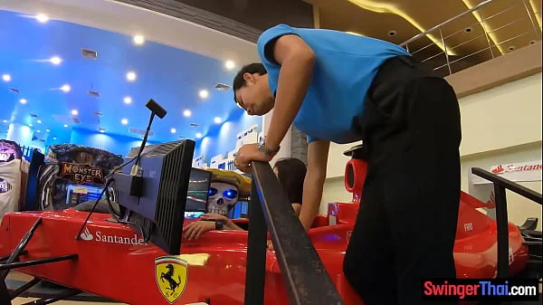 Petite Thai amateur teenie sucks and fucks a tourist