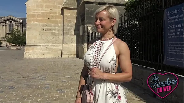 Kim, milf aux gros seins, accro à la baise