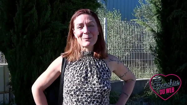 Wendy, coiffeuse coquine qui aime être regardée