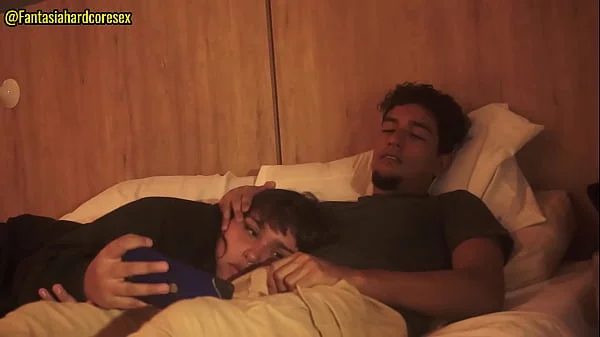 Mi hermanastra se traga mi pene despues de ver una peli casi nos descubren FANTASIAHARDCORESEX