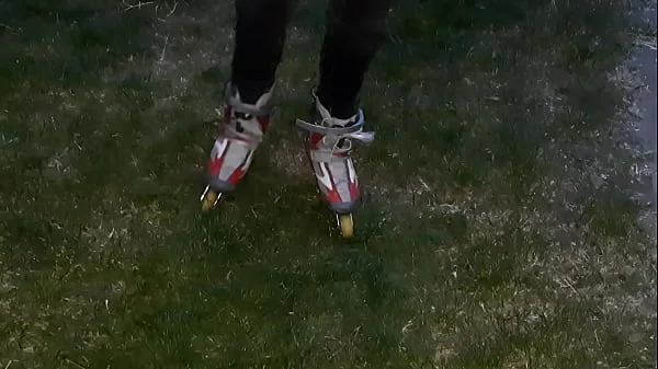 I paid the coach for a roller skating lesson with cunnilingus - Lesbian Illusion Girls