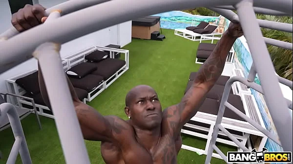 Roommates Cross The Boundary?!