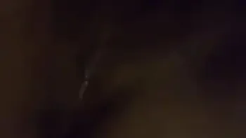 chica caliente masturbandose