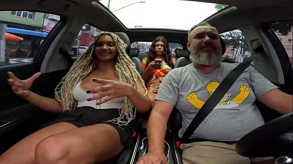 Ela resolveu mostrar o rosto e veio na carona para que vocês saibam quem é ela - Sophie Stephan