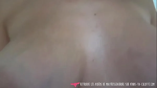 Vends-ta-culotte - Superbe jeune amatrice française se met à poil et se branle avec toi - MaitresseAurore