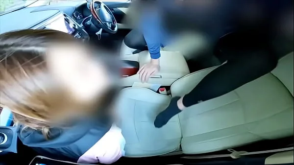 旦那とジムに来て、途中抜け出し不倫男とカーセックス