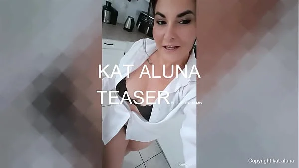 Je lui vide les couilles bien pleines au réveil