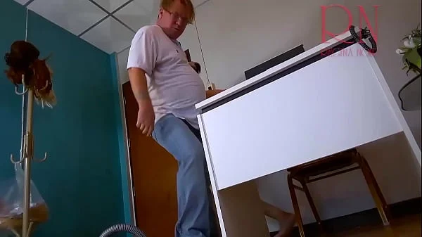 The boss fucks the kinky, depraved secretary in the mouth. Naked secretary in an apron. ENF