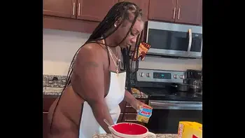 Making banana pudding