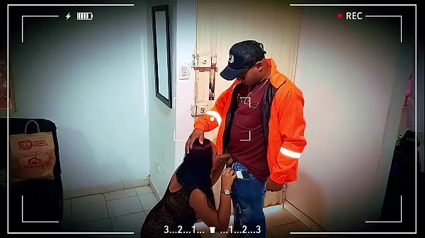 Casual sex with the delivery guy, I suck his cock and let him fuck me after showing me off in lingerie. Quick, adrenaline-filled, and delicious sex!