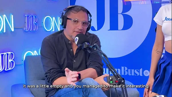 Little kinky Colombian Mayraoficial cums on the Sybian machine - Juan Bustos Podcast