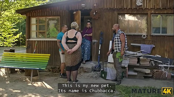 MATURE4K. Blonde with huge ass doesn’t mind to cheat on her husband with 2 strangers in public