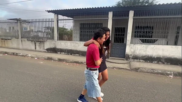 Sex in a public park, an old man and two young busty women with big asses - REAL AMATEUR HOMEMADE THREESOME