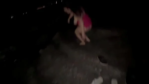 Vazou na net ! Casada em suruba com 3 amigos na praia de ipanema