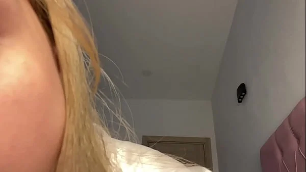 Good morning with your lovely girlfriend. Feel loved ? POV / VIRTUAL SEX