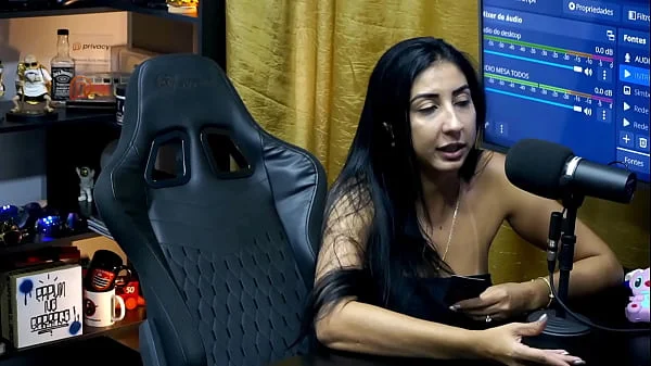 Ruan foi ver se a Renatinha Mello estava sem calcinha, que deliciosa, rolou muita química nesse episodio! - Podcast Pápum no Barraco!