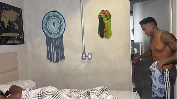 MARIDO E PEGO TRANSANDO COM AMIGA DA ESPOSA