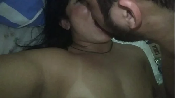 Presente de aniversário  Leo Skull  me acordou levando uma chupada gostosa na buceta até chegar o orgasmo. Veja mais em xv red.