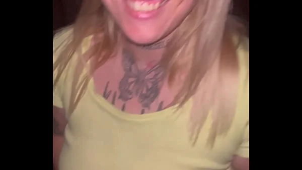 Nos metimos a una casa abandona con mi amigo y le terminé haciendo un rico oral