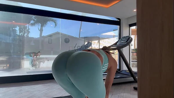 Fit Teen Bubble But Fucks her Personal Trainer after the Gym
