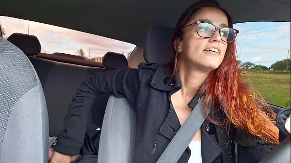 Casada e Motorista de aplicativo pega passageiro se masturbando por trás!