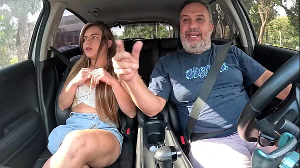 A mineira Estela Silva só levando no cú durante a carona