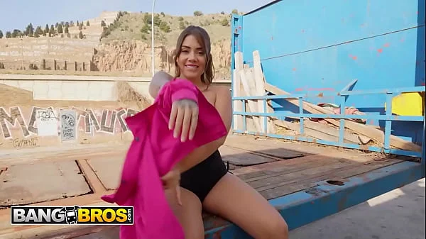 BANGBROS - Inked Brunette Sara Blonde Deepthroats Emilio Ardana In Public Before Eating His Hot Load