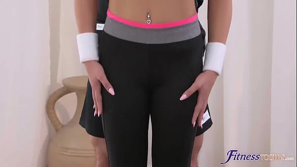 Fit yoga student wants her teacher's hard cock - Fitness Rooms