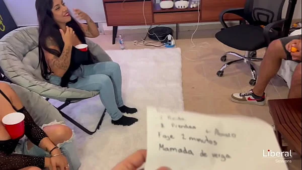 Parejas swinger hacen su primer intercambio de parejas real