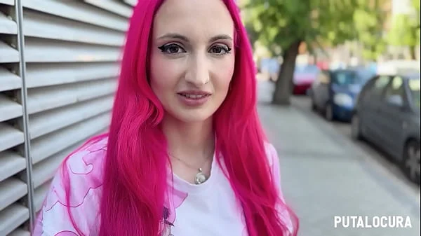 PutaLocura - Pillada a tetona friki Victoria Arias para un concurso muy caliente