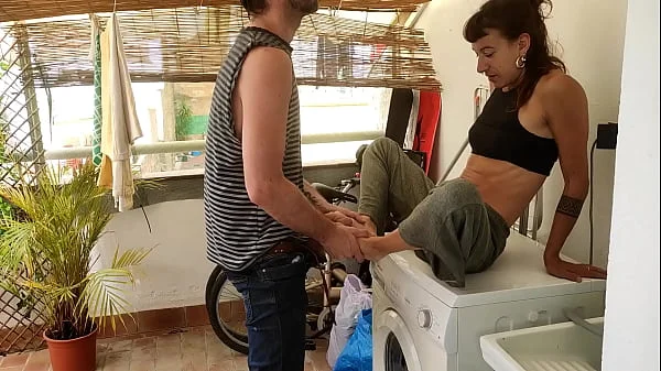 Real Amateur Fuck on Washing Machine – She Squirts Like a Fountain!