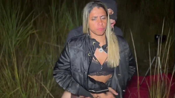 ESPOSA COM O AMIGO DO CORNO NA AV. BRASIL