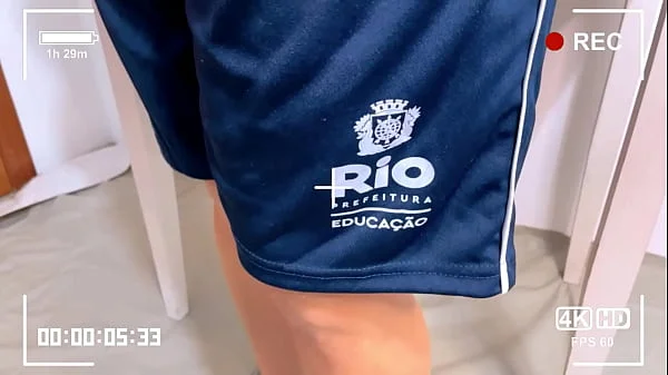 ESCÂNDALO EM ESCOLA DO RIO ALUNA E PROFESSOR FAZENDO SEXO NA SALA DE AULA E ELE FOI DEMITIDO