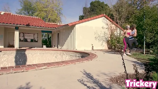 Trickery - Kali Roses gets fucked during Birdbox challenge