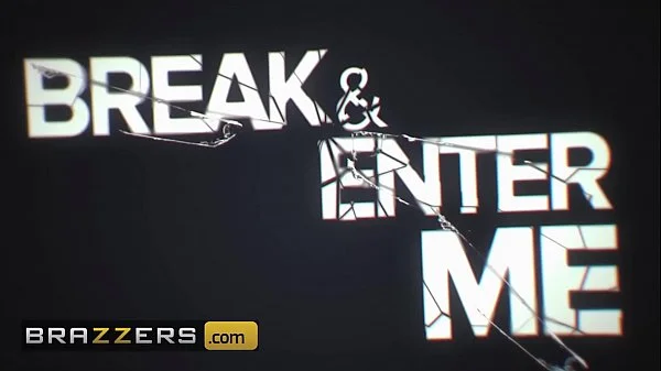 Naughty Teen (Lala Ivey) Enjoys a Threesome With Two Guys - Brazzers