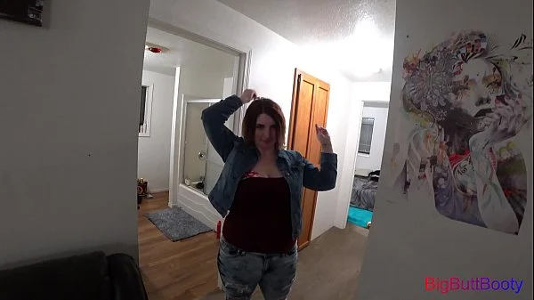 Social Media Slut Fucks On The First Date