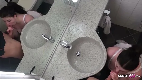 German - Stief Schwester vom Stief Bruder im Badezimmer gefickt DEUTSCH