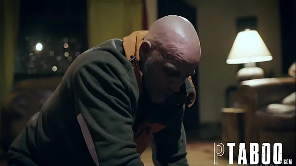 Bratty Hollywood Actress Casey Calvert Loses Sex Bet With Stuntman