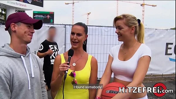 HITZEFREI Gamer girl Anny Aurora fucking a stranger