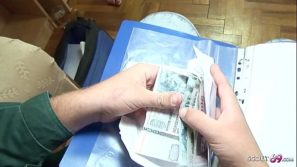 SCHWANGER Nachbarin mit Hängetitten 9 Monat gefickt Deutsch